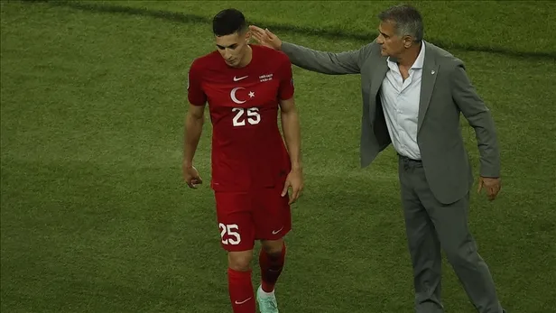 galatasaray-ve-fenerbahceyi-karsi-karsi-getirecek-isim-masada-kozlarini-paylastilar-1690283335766.jpg Galatasaray ile Fenerbahçe'yi kafa kafaya getirdi! Masada tüm kozlar paylaşıldı-5