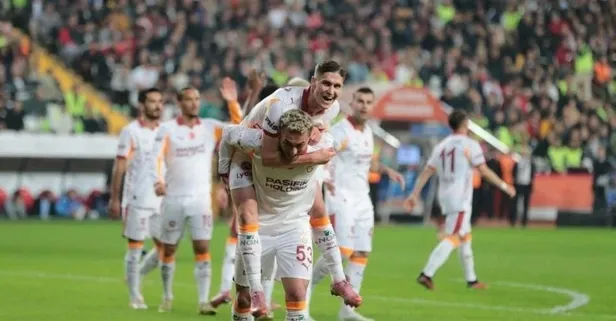 Sallai Liverpool'un listesinde!