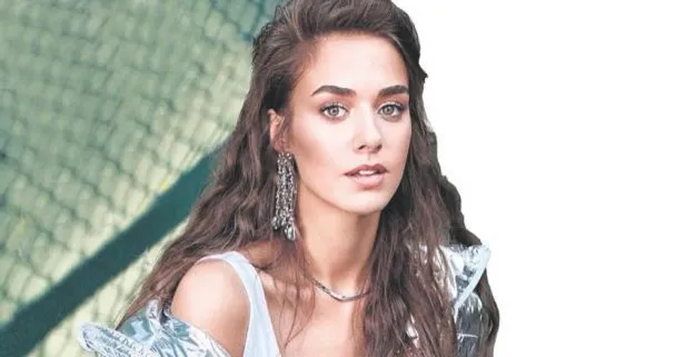 Oyuncu Bensu Soral, yetenek abidesi çıktı