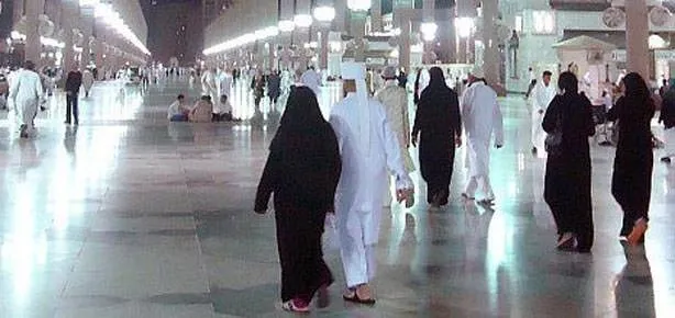 Türk Hacıları 900 aşçı doyuruyor