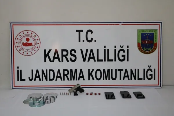 jandarmadan-4-ilde-eszamanli-pkkkck-operasyonu-cok-sayida-gozalti-var-1613573236967.jpg Jandarma’dan 4 ilde eşzamanlı PKK/KCK operasyonu! Çok sayıda gözaltı var-2