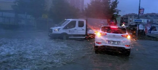 İstanbul’da afet! Caddeleri su bastı