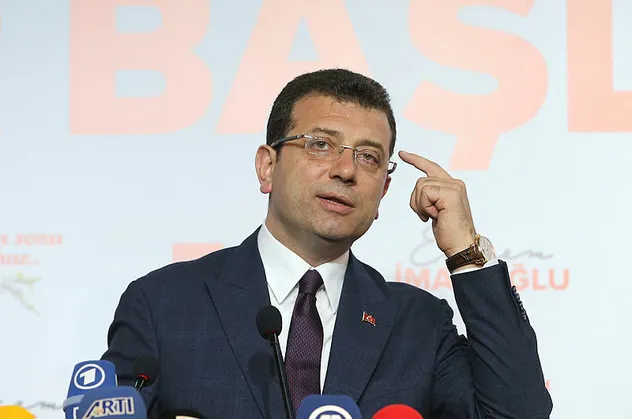 Ekrem İmamoğlu'ndan korsan gösteri