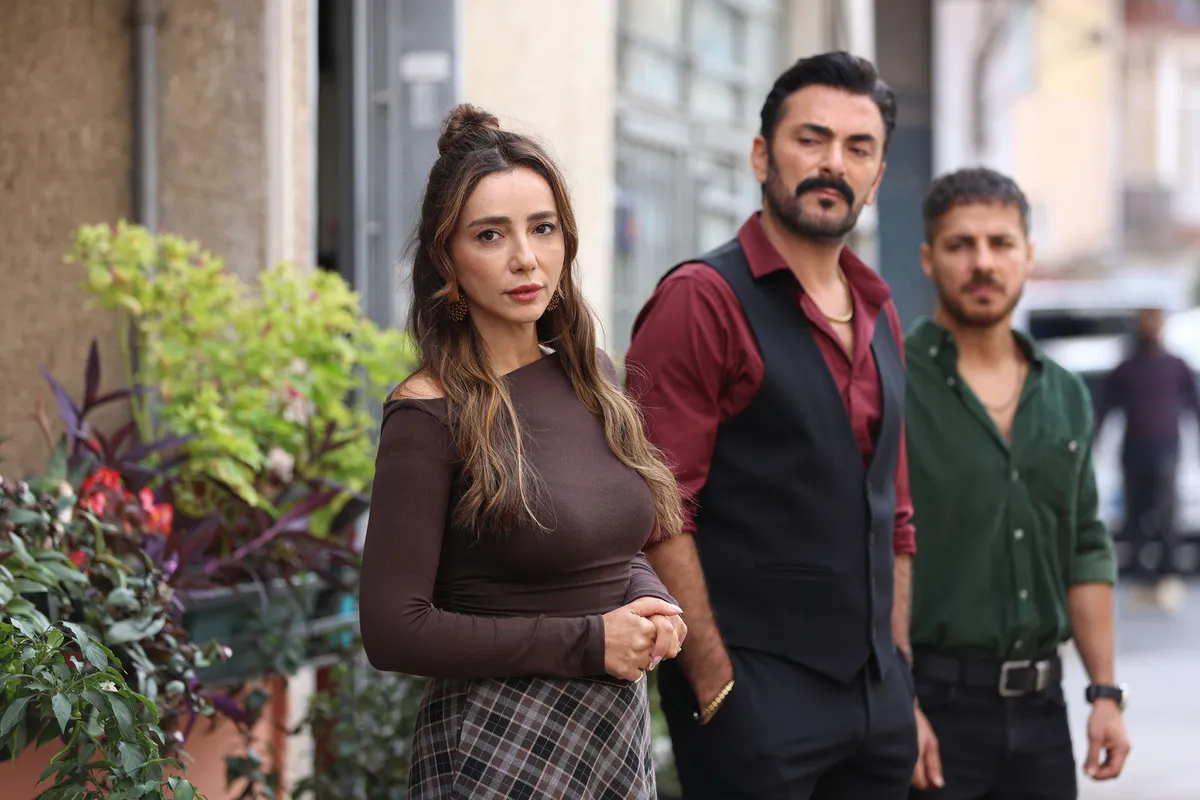 1792758909493.jpg Altı Üstü İstanbul’da her şey yeniden alevleniyor: Uzay’dan yıkıcı hamleler!-4