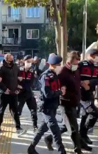 CHP'li İzmir Kemalpaşa Belediyesi'ndeki rüşvet operasyonunda son dakika gelişmesi: 3 kişi tutuklandı