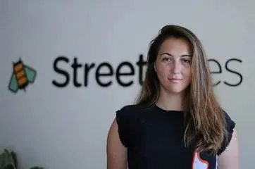 Türk kızı Londra'yı fethetti: Tuğçe Bulut, İngiltere'de kurduğu Streetbees ile yol gösteriyor-2