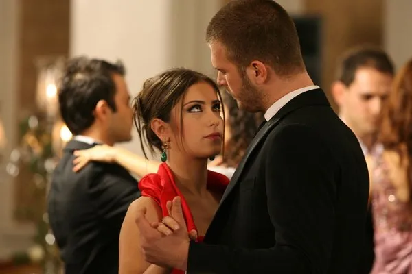 ask-i-memnu-final-ne-zaman-ask-i-memnu-finali-saat-kacta-1595327517708.jpg Aşk-ı Memnu final ne zaman? Aşk-ı Memnu finali saat kaçta?-2