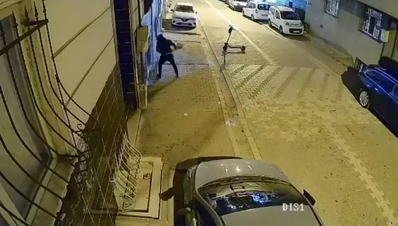Esenyurt'ta eski sevgili binayı ateşe verdi: Aile evi satışa çıkardı