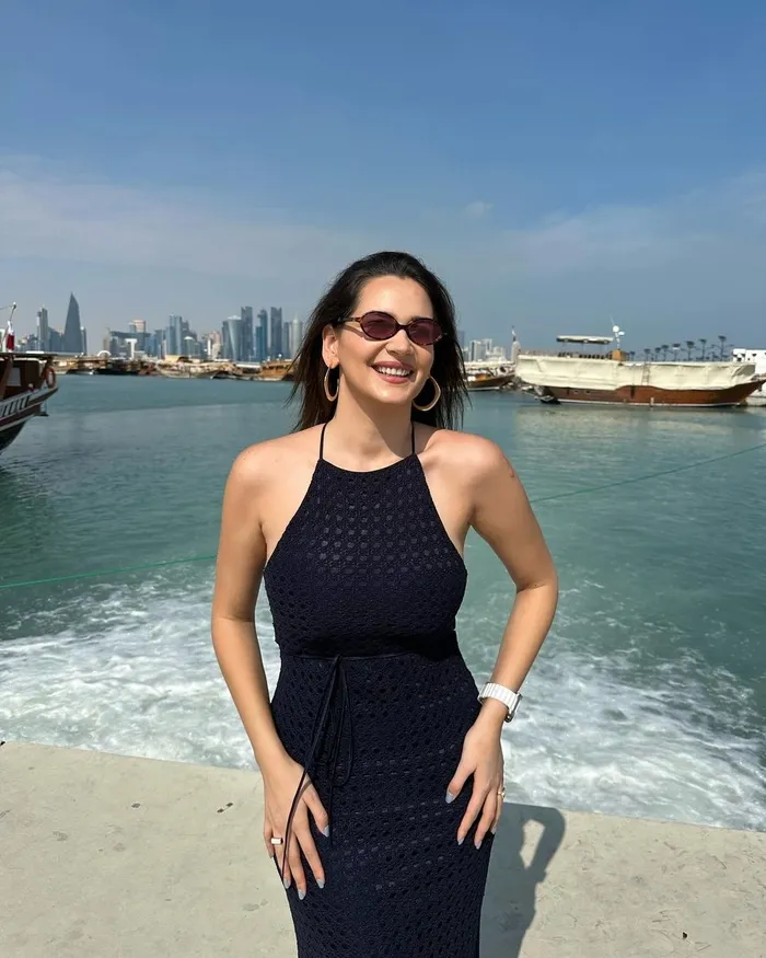 gulsim-ali-ilhan-vucudunu-saran-kirmizi-elbisesiyle-art-arda-paylasti-alev-emojileri-havalarda-ucustu-gonul-da-1703164494450.jpg Gülsim Ali İlhan vücudunu saran kırmızı elbisesiyle art arda paylaştı! Alev emojileri havalarda uçuştu! Gönül Dağı’nın Dilek’iydi...-4