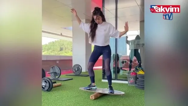 Neslihan Atagül'dan spor şovu! Dengede durmaya çalıştığı anlarla sosyal medyayı salladı
