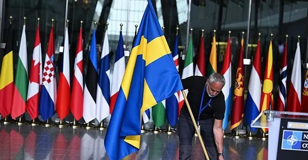 İsveç resmen NATO üyesi oldu! 32. Üyenin bayrağı Brüksel’de göndere çekildi
