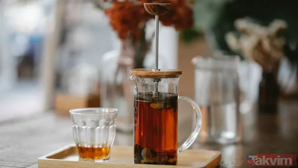 Kafeinsiz Çayın Faydaları 🍃 Diyetisyen Victoria Taylor, Kafeinsiz Çayın Sağlık Açısından Bazı Faydalarının Azalmış Olabileceğini Belirtiyor. Ancak Eğer Kafeine...