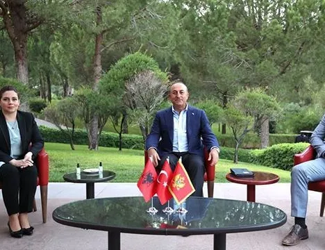 Bakan Çavuşoğlu’ndan diplomasi trafiği
