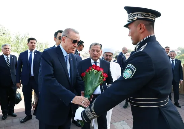 baskan-erdogan-ozbekistanda-hazreti-hizir-turbesini-ziyaret-etti-1663244093464.jpeg Başkan Erdoğan Özbekistan'da Hazreti Hızır Türbesi'ni ziyaret etti-1