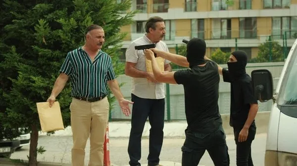 gencligim-eyvah-dizisi-11-yeni-bolum-tek-parca-izle-1598307896352.jpg Gençliğim Eyvah dizisi 11. yeni bölüm tek parça izle-1