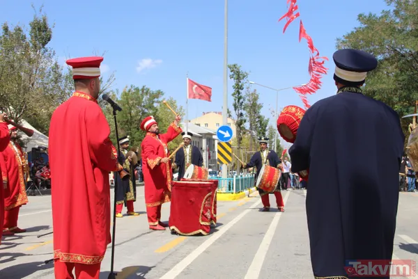 30 Ağustos Zafer Bayramı coşkusu tüm yurtta! Herkes meydanlara akın etti - 47
