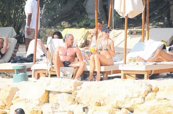 kedimi-bile-vermem-1690580137926.jpeg Sinan Akçıl itiraf etti! Yeni şarkı sözleri eski eşi Burcu Kıratlı ile olan evliliğinden esinlenerek yazdı-9