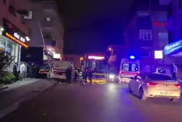 İETT otobüsü ile otomobil çarpıştı
