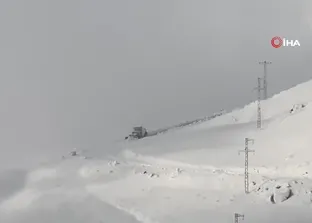 Şırnak’ta kar esareti: Beyaz örtü yarım metreyi geçti