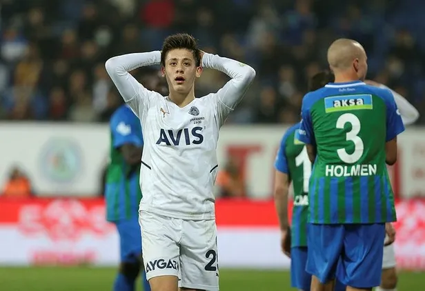 fenerbahce-rizeyi-6-golle-gecti-ust-uste-6-galibiyetini-alip-seriyi-devam-ettirdi-1650661892268.jpeg Fenerbahçe Rize'yi 6 golle geçti üst üste 6. galibiyetini alıp seriyi devam ettirdi-7