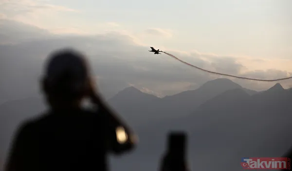 SoloTürk Antalya'da 29 Ekim için uçtu! Muhteşem görüntüler - 2