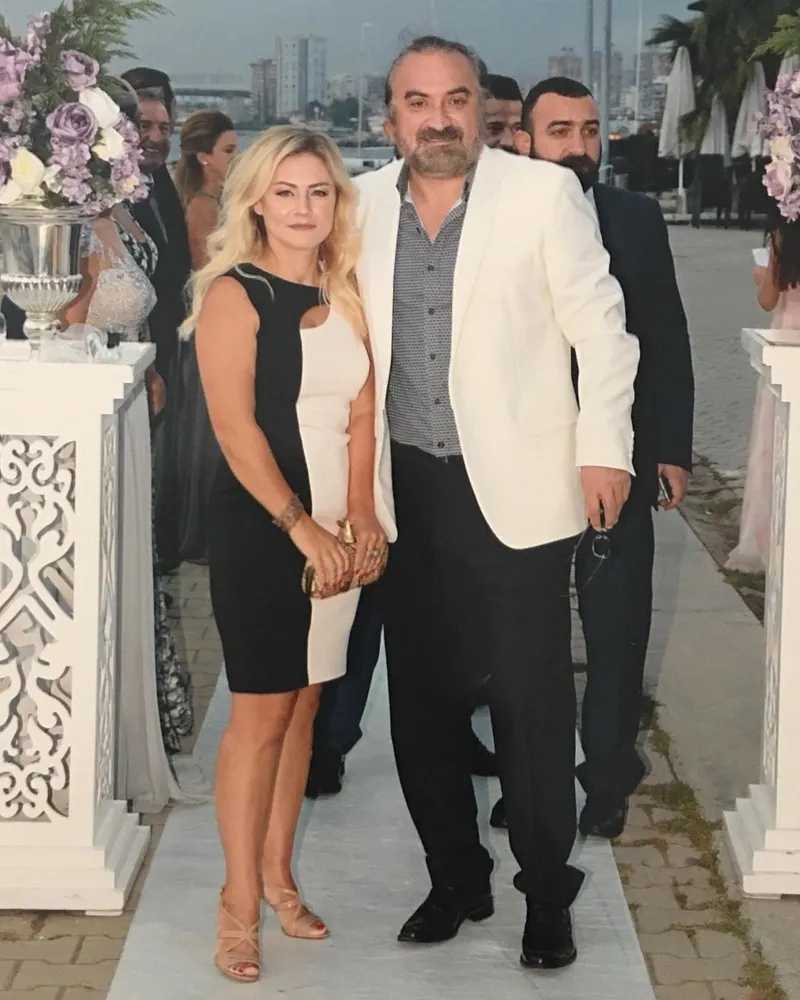 volkan-konakin-dogum-gununde-esi-selma-konaktan-duygusal-paylasim-kalbin-bana-emanet-1772187734044.jpg Volkan Konak’ın doğum gününde eşi Selma Konak’tan duygusal paylaşım: Kalbin bana emanet-3