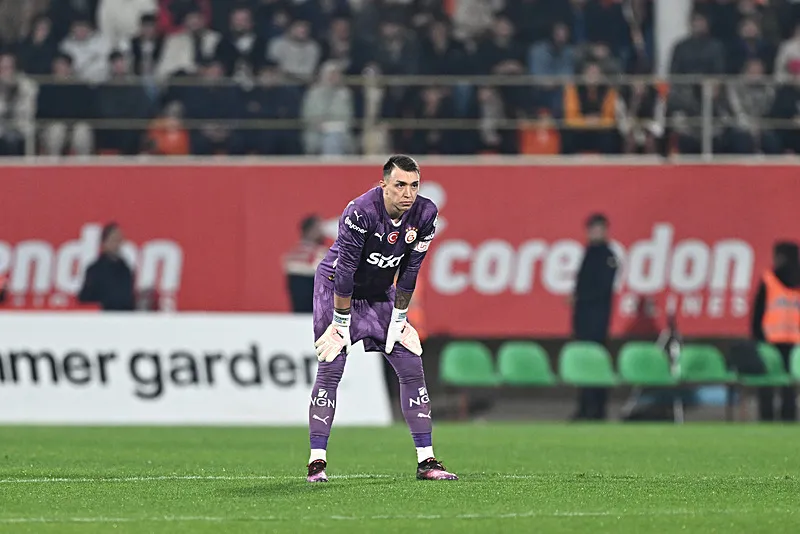 Galatasaray'dan flaş adım! Milli yıldız için girişimler başlıyor - 11