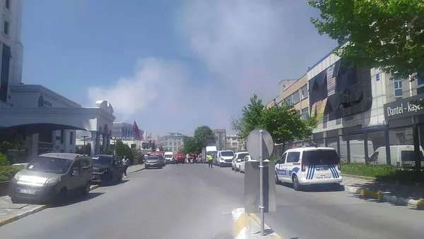 Son dakika: Bağcılar'da bir fabrikada yangın-4