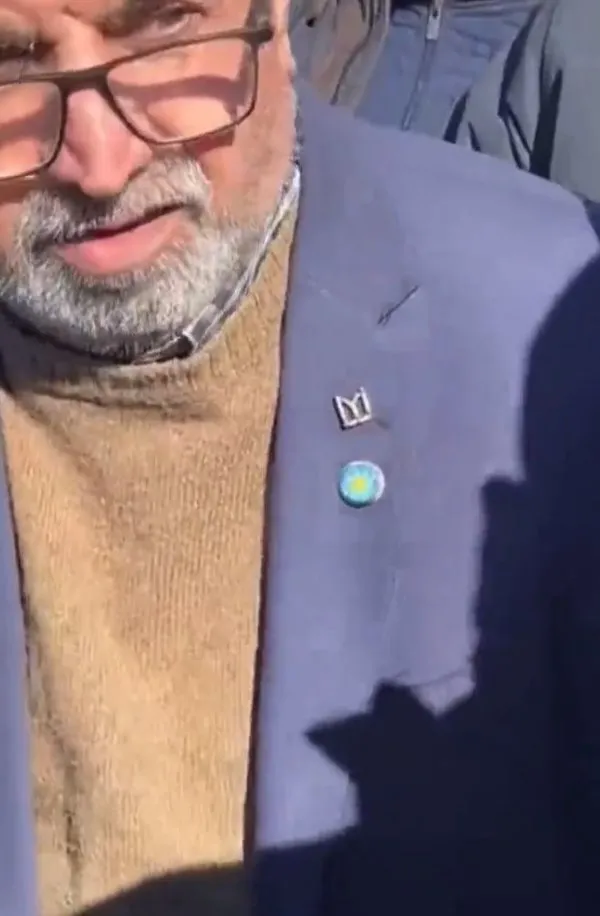 enkaz-uzerinde-miting-yapan-iyi-partinin-devlet-yok-provokasyonu-malatyada-bozguna-ugradi-kurguyu-yaptilar-roz-1676327201684.jpg Enkaz üzerinde miting yapan İYİ Parti'nin 'Devlet yok' provokasyonu Malatya'da bozguna uğradı! Kurguyu yaptılar rozeti çıkarmayı unuttular-5