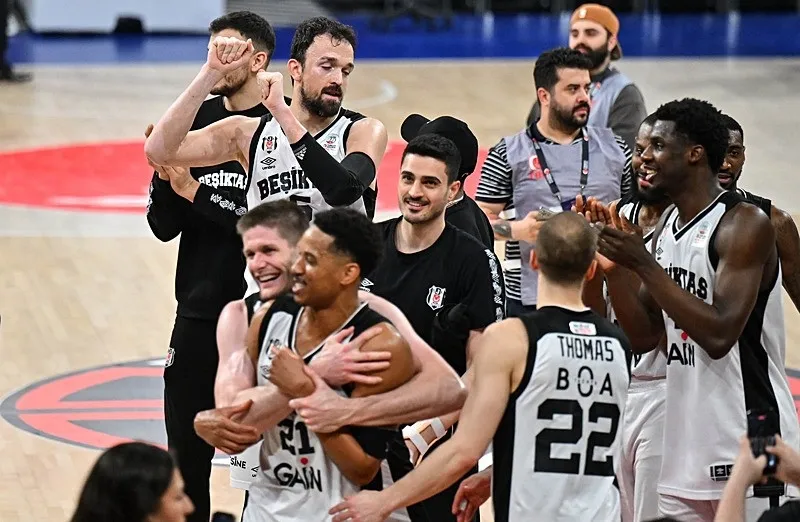 Kartal finalde! Beşiktaş Gain Anadolu Efes’i 91-82 mağlup etti-2