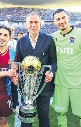 Trabzonspor Avrupa'ya gitmek isteyen Uğurcan ve Abdülkadir'e yeni sözleşme için düğmeye bastı