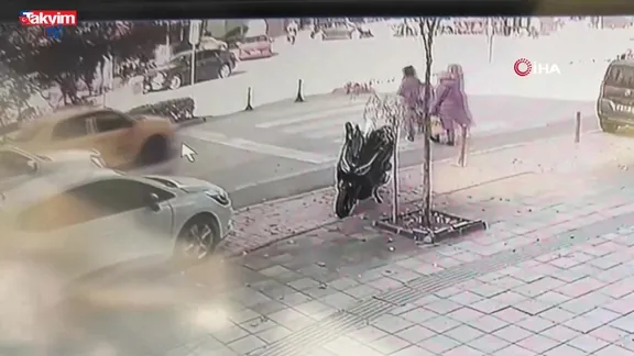 Yaya yolunda feci kaza kamerada!