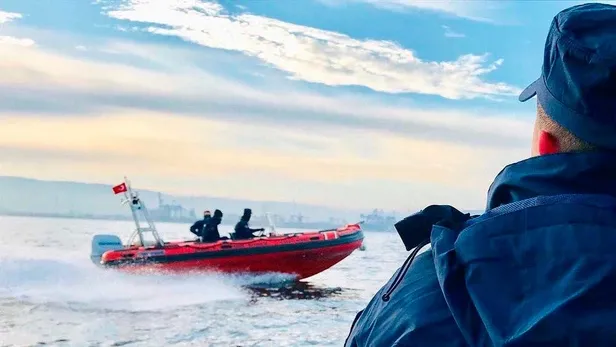 sahil-guvenlik-is-basvurusu-turkiyegovtr-sgk-210-uzman-erbas-alimi-sartlari-neler-kontenjanlar-ve-brans-dagili-1683272464588.jpg SGK 210 uzman erbaş alımı şartları neler? Kontenjanlar ve branş dağılımı: Topçu, aşçı... SAHİL GÜVENLİK İŞ BAŞVURUSU-2