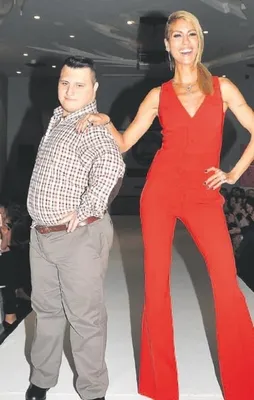 Podyumlar manken gördü