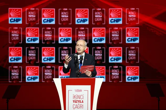 Perde perde fiyasko! Bay Kemal'in danışmanı AK Parti'nin ekonomi siyasetini övdü