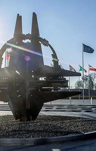 İmzalar atıldı! Makedonya NATO'ya katılıyor