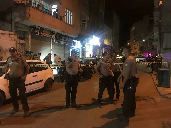 evladinin-tirasini-begenmeyen-baba-pompali-tufekle-berberi-oldurdu-1626619956350.jpg Evladının tıraşını beğenmeyen baba, pompalı tüfekle berberi öldürdü-3