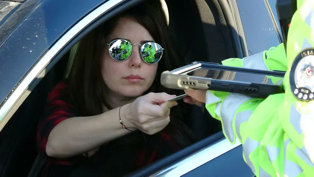 İstanbul'da sıkı denetim! Çakar kullananlara binlerce lira ceza kesildi!-4