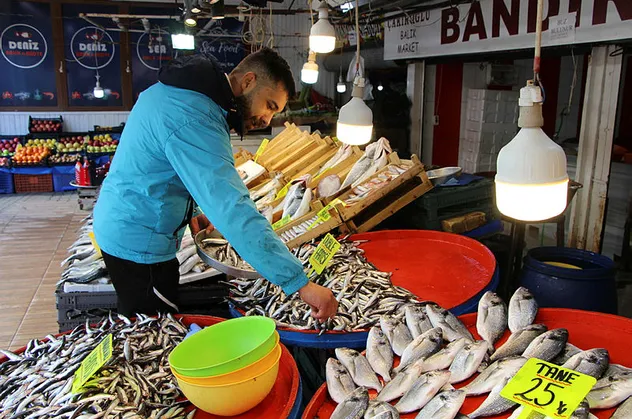 Fırtına tezgahları vurdu! Balık fiyatları yükseldi