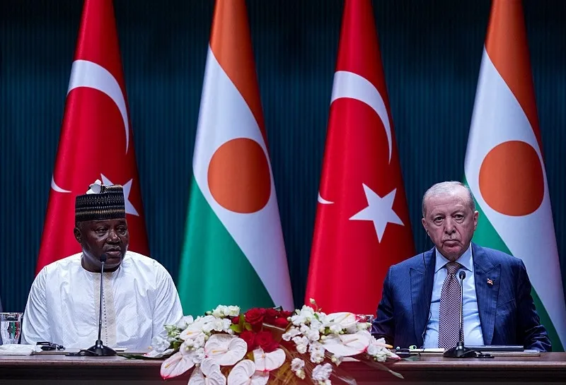 afrika-ile-kazan-kazan-baskan-erdogan-ve-nijer-cumhurbaskani-tchiani-imzalari-atti-erdogan-bize-destek-veriyor-1780587532545.jpeg Afrika ile kazan kazan! Başkan Erdoğan ve Nijer Cumhurbaşkanı Tchiani imzaları attı | "Erdoğan bize destek veriyor"-4