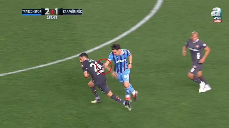 Trabzonspor 10 kişi kaldı! İşte o pozisyon...