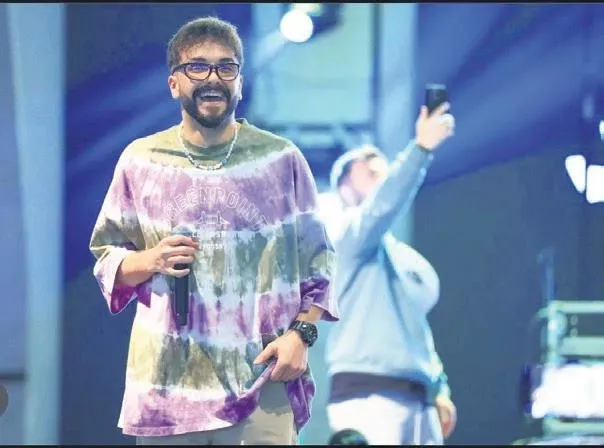 manchester-cityde-forma-giyen-turk-asilli-alman-futbolcu-ilkay-gundogan-ile-sevgilisi-sara-arfaouiden-surpriz-1652901106075.jpeg Manchester City'de forma giyen Türk asıllı Alman futbolcu İlkay Gündoğan ile sevgilisi Sara Arfaoui'den sürpriz evlilik-3