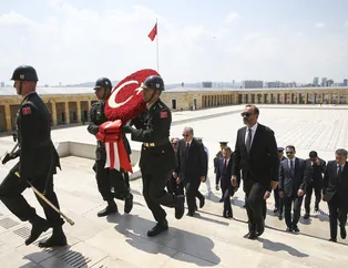 Başkan Erdoğan YAŞ toplantısı öncesi Anıtkabir'i ziyaret etti