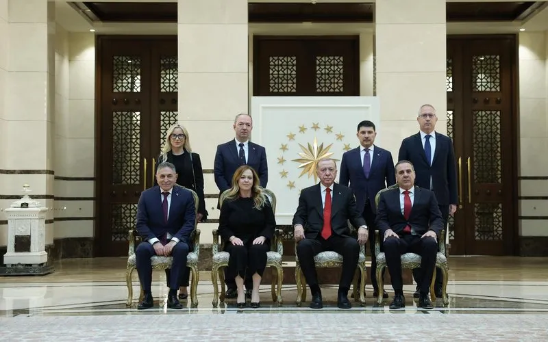Arnavutluk Büyükelçisi Blerta Kadzadej, Başkan Erdoğan'a güven mektubunu takdim etti, hatıra fotoğrafı çektirdi.