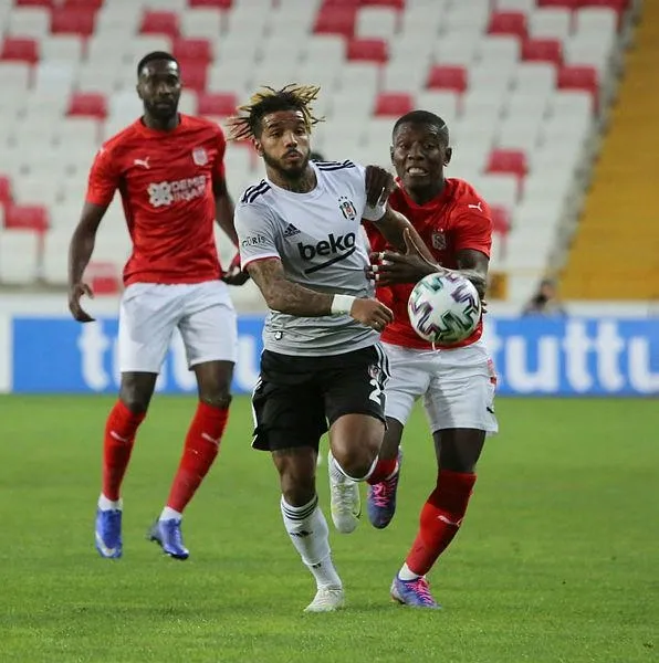 besiktas-sivasta-yara-aldi-sivasspor-0-0-besiktas-mac-sonucu-ozet-1618941738716.jpeg