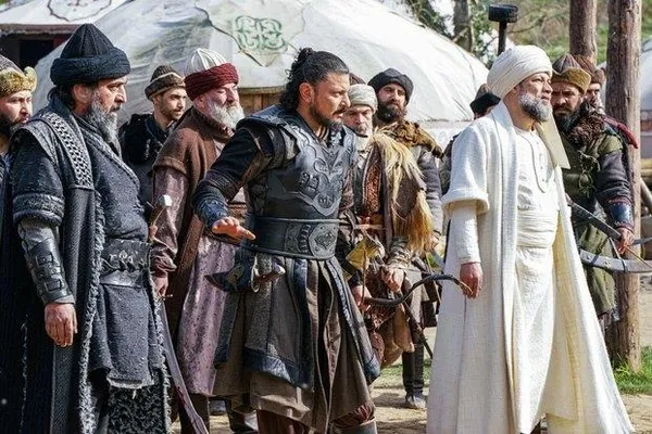 kurulus-osman-dizisinde-seyh-edebali-osman-beye-yunus-emrenin-dizeleriyle-seslendi-1613592982677.jpeg