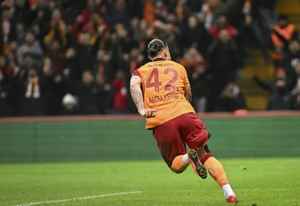 abdulkerim-bardakci-atti-galatasaray-taraftari-fenerbahceyi-tiye-aldi-joao-pedro-gondermesi-1675331171752.jpeg Abdülkerim Bardakcı attı Galatasaray taraftarı Fenerbahçe'yi tiye aldı! Joao Pedro göndermesi-2