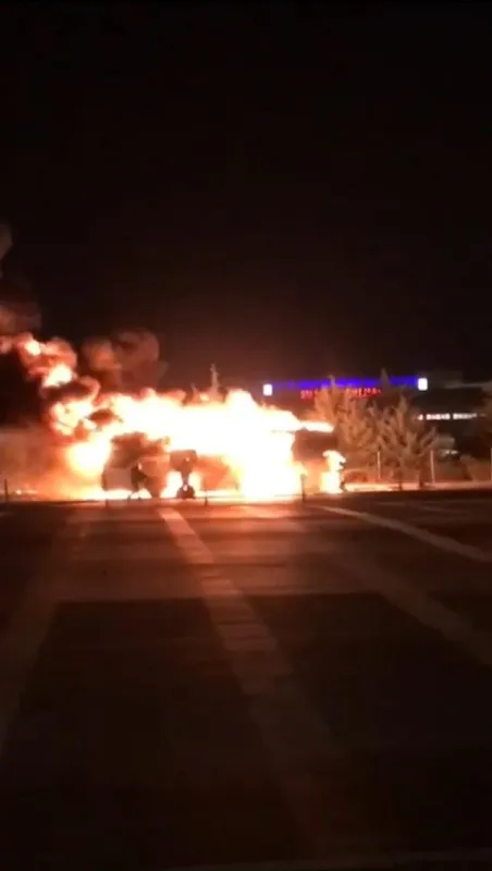 Son dakika: İzmir'de, yolcu otobüsü yandı