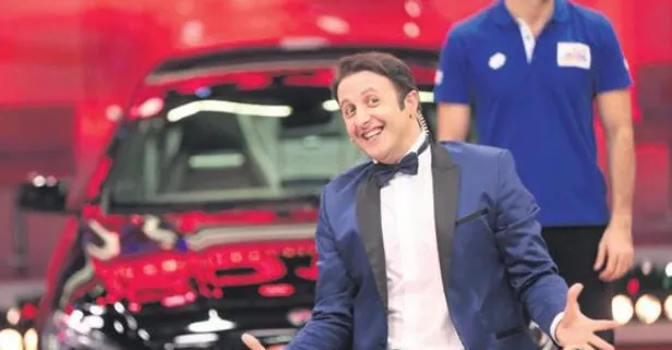 Araba ayrılığı: İlker Ayrık sunuculuğunu yaptığı yarışmanın ardındaki hazin sonu anlattı!