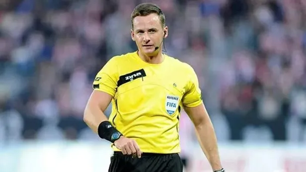 fransada-alcak-provokasyon-marsilya-taraftari-yunanistan-ve-ermenistan-bayragi-acti-polisten-gsaraylilara-sert-mudahale-1633034395164.jpeg Fransa'da alçak provokasyon! Marsilya taraftarı Yunanistan ve Ermenistan bayrağı açtı, polisten G.Saraylılara sert müdahale-8